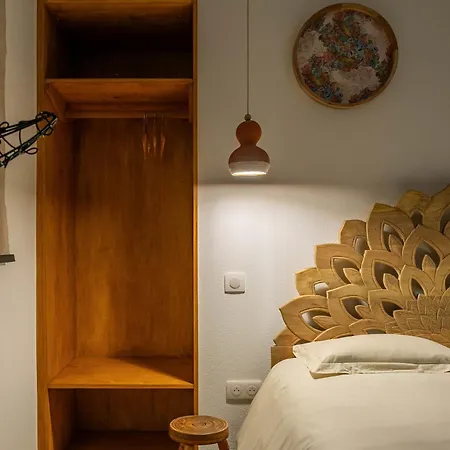 La Maison Des Oeuvres Guest house 3*