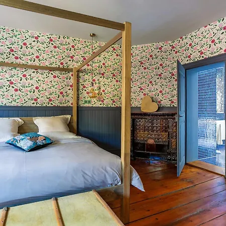 Guest house La Maison Des Oeuvres 3*